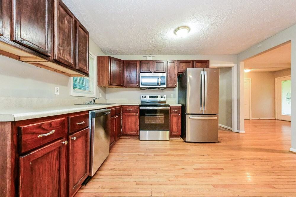 160 Swan Lake Dr - Photo 5 of 16