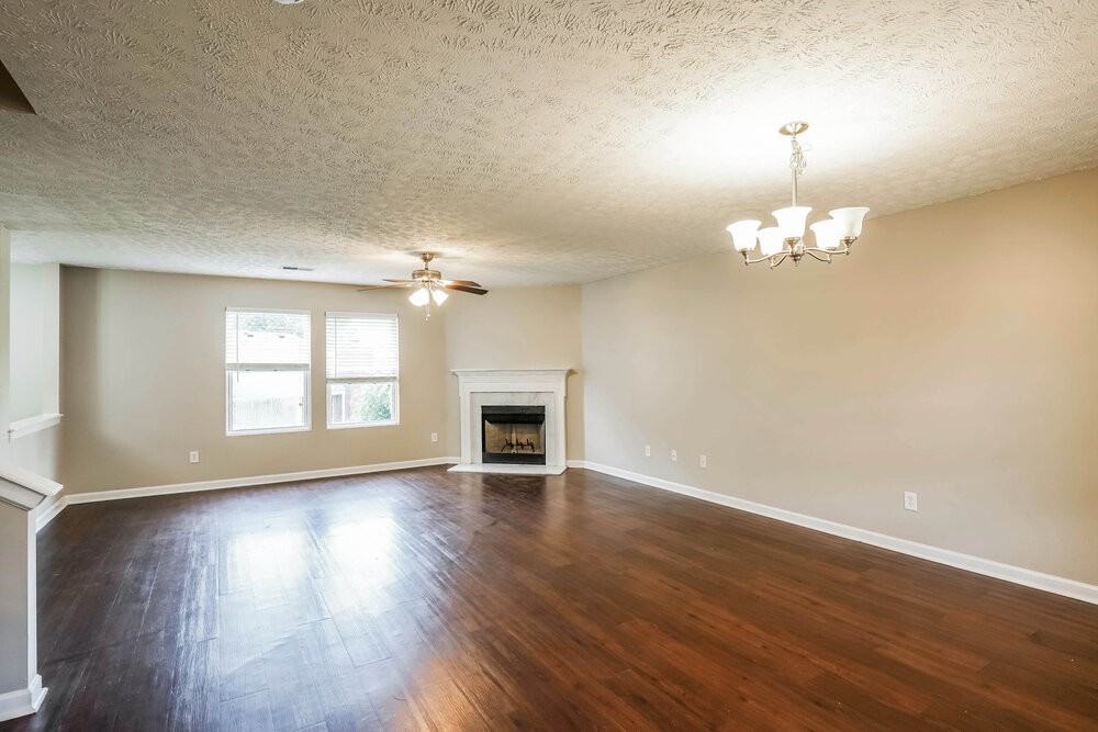 5012 Millpond Ct - Photo 5 of 17