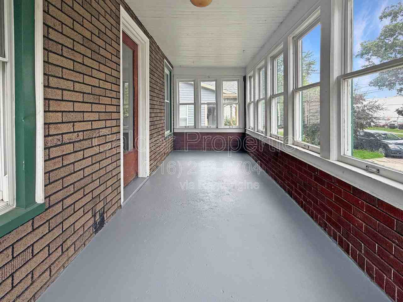 630 Plett St Sw - Photo 2 of 4