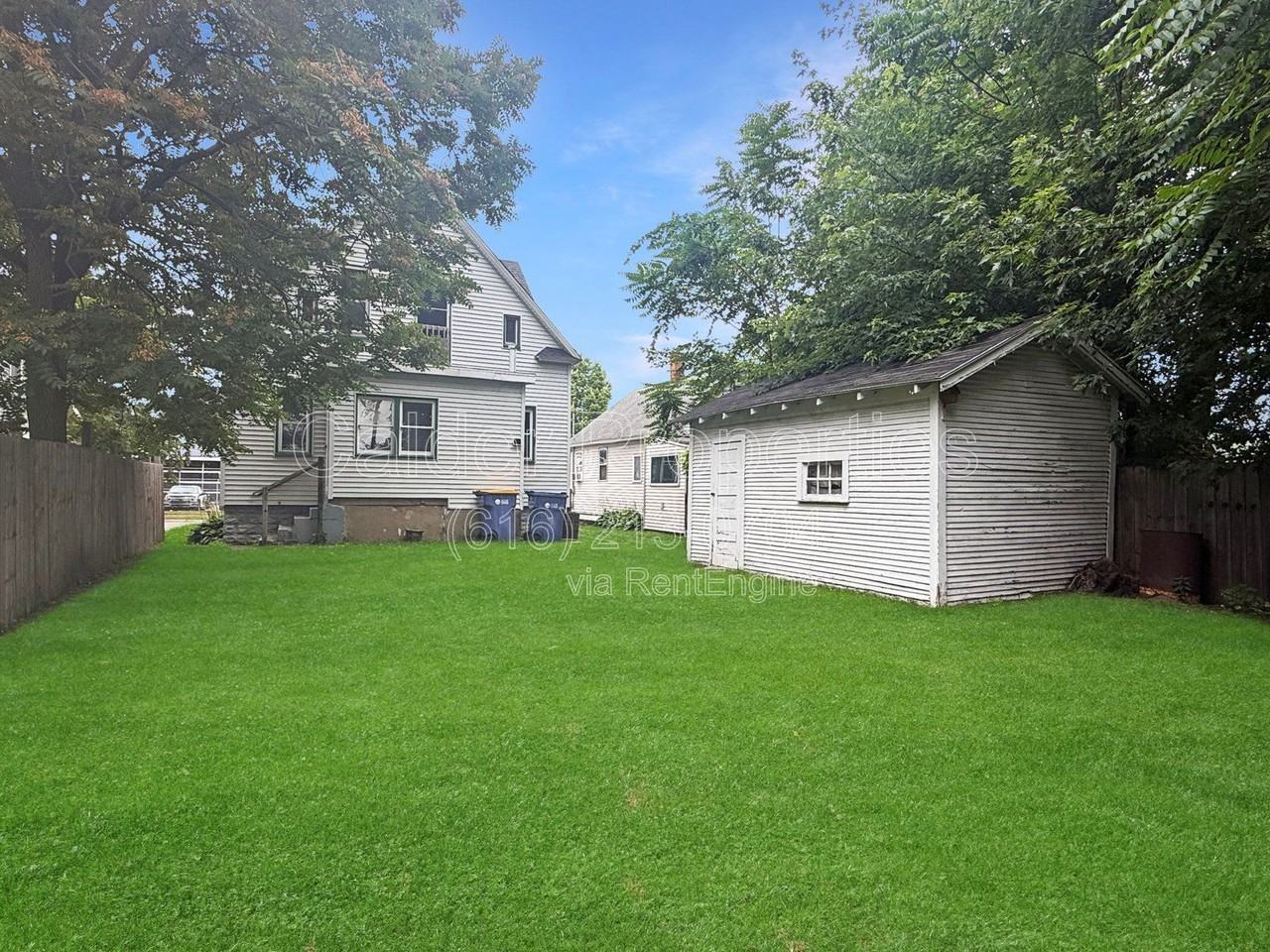 630 Plett St Sw - Photo 3 of 4