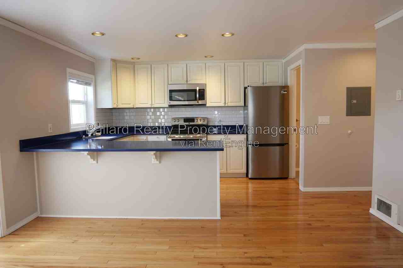 3216 14th Ave W #202 - Photo 6 of 21