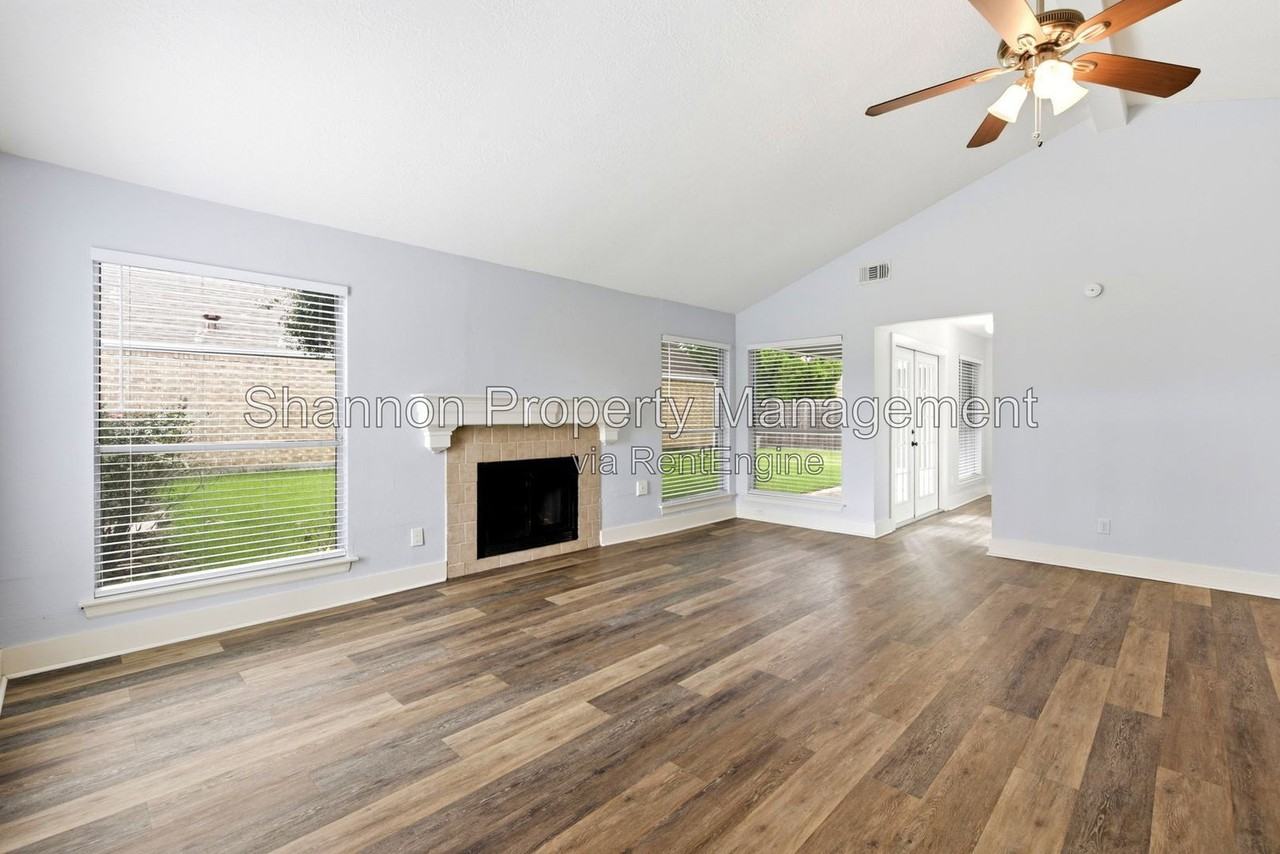 16625 Ivy Grove Dr - Photo 5 of 26