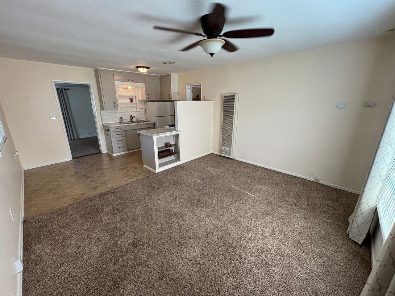 4527 Avon St - Photo 5 of 26