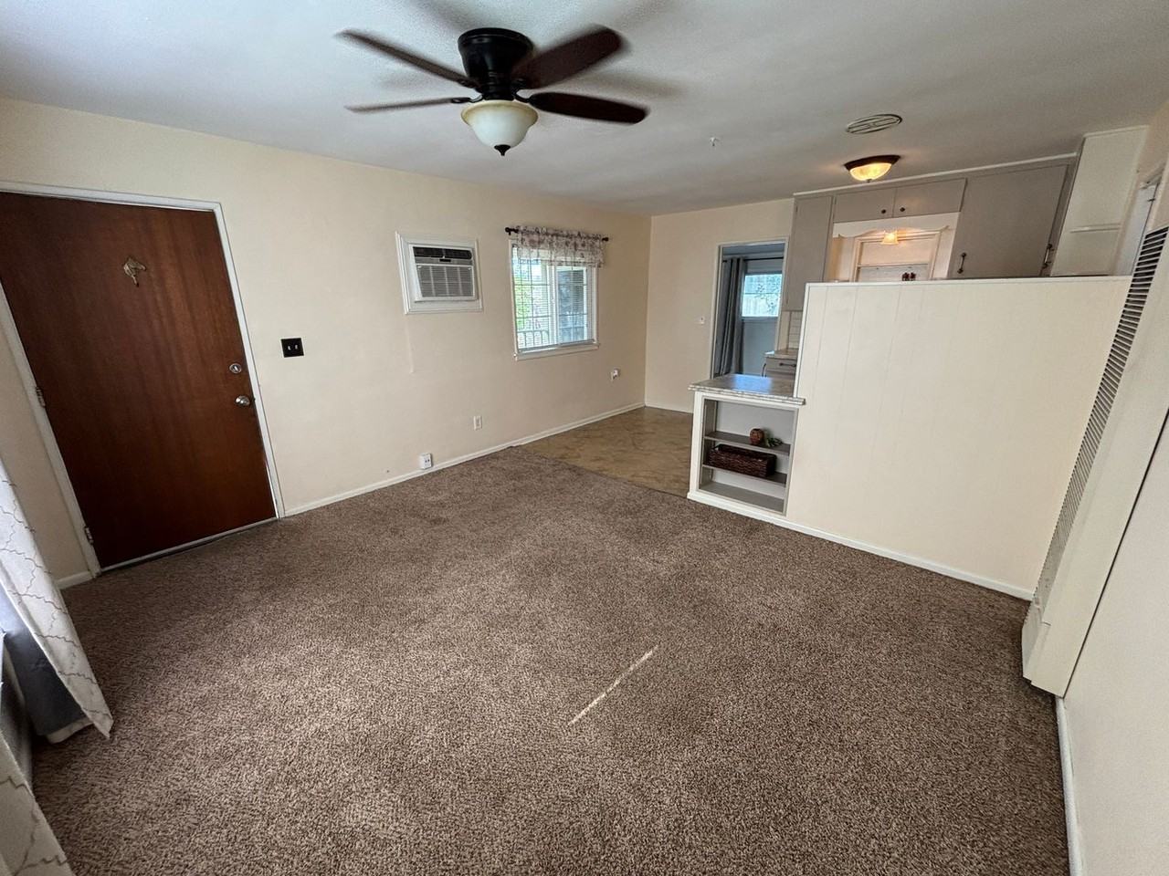 4527 Avon St - Photo 6 of 26
