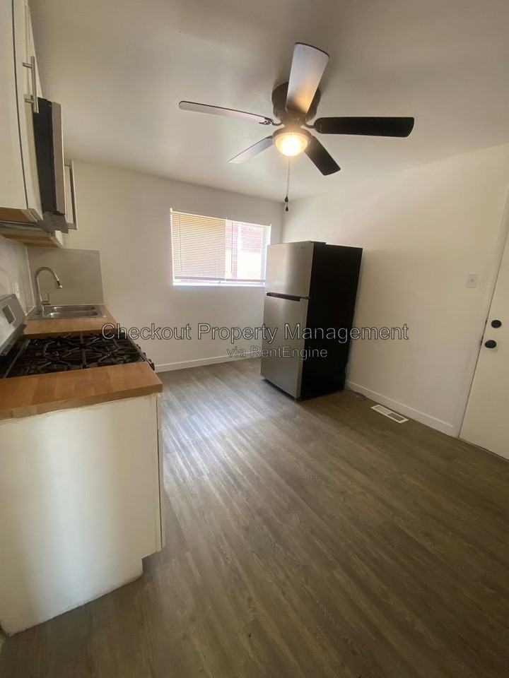 813815 W Courtois St - Photo 3 of 9