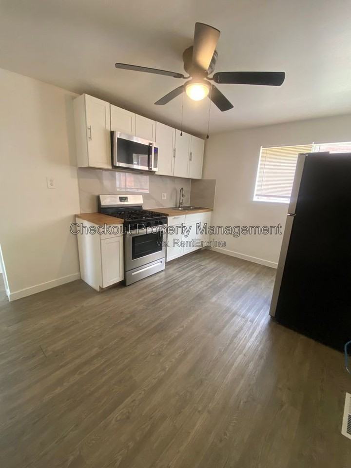 813815 W Courtois St - Photo 4 of 9