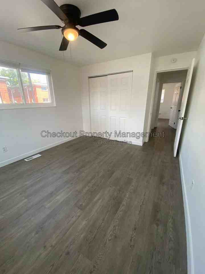 813815 W Courtois St - Photo 7 of 9