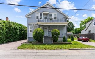 featured image of 121 Farmington Ave #3
