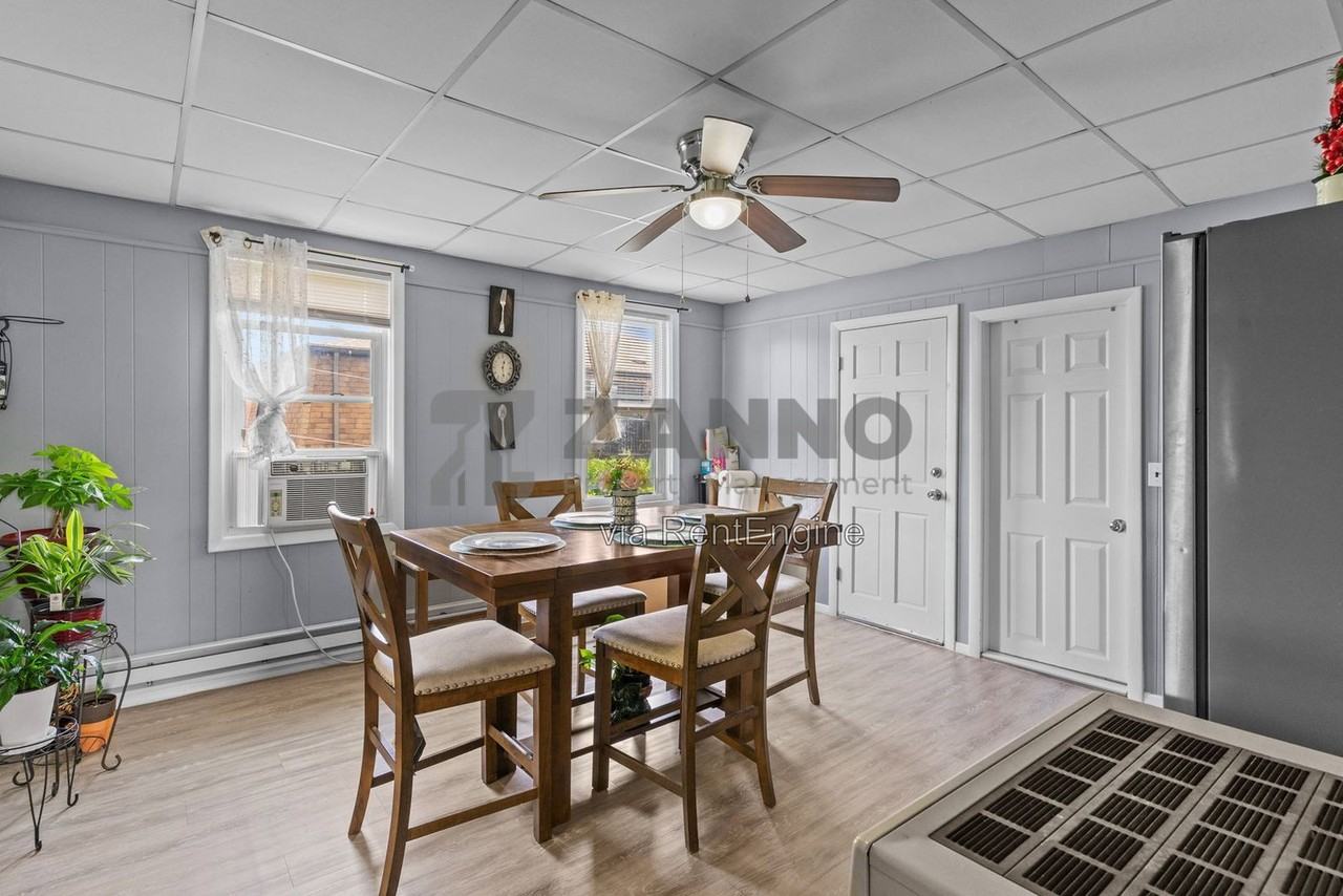 121 Farmington Ave #3 - Photo 6 of 26