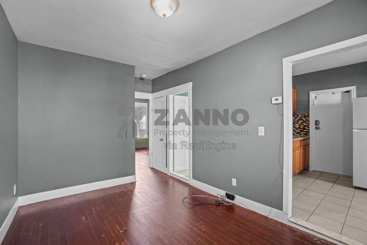 72 Mowry St #3R3 - Photo 5 of 14