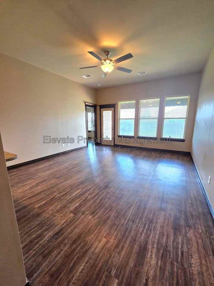 10802 Nw 21st St - Photo 6 of 22