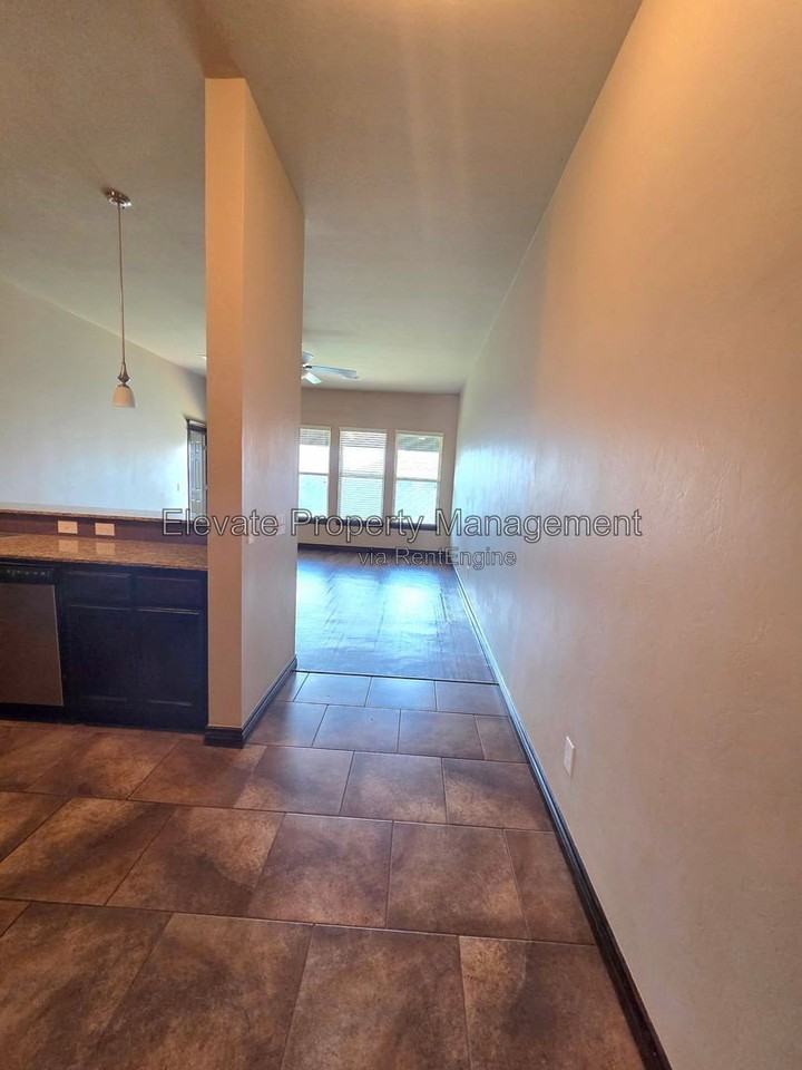 10802 Nw 21st St - Photo 7 of 22