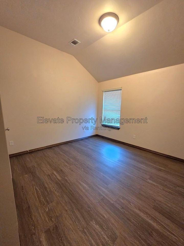 2300 Starwood Way - Photo 5 of 19