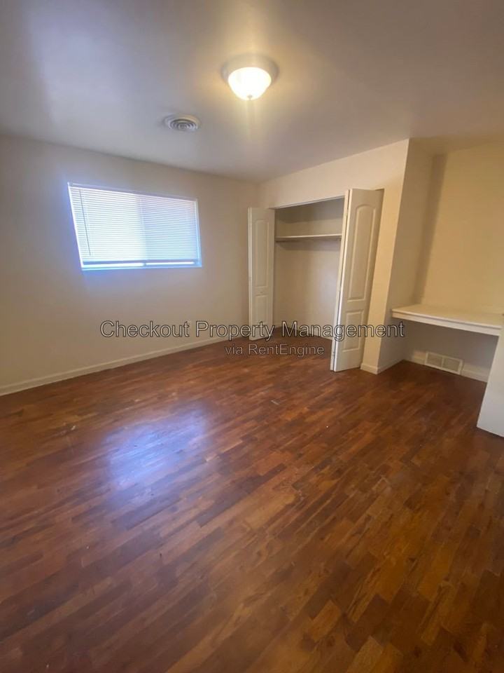 9969 Sloane Sq #C - Photo 5 of 6