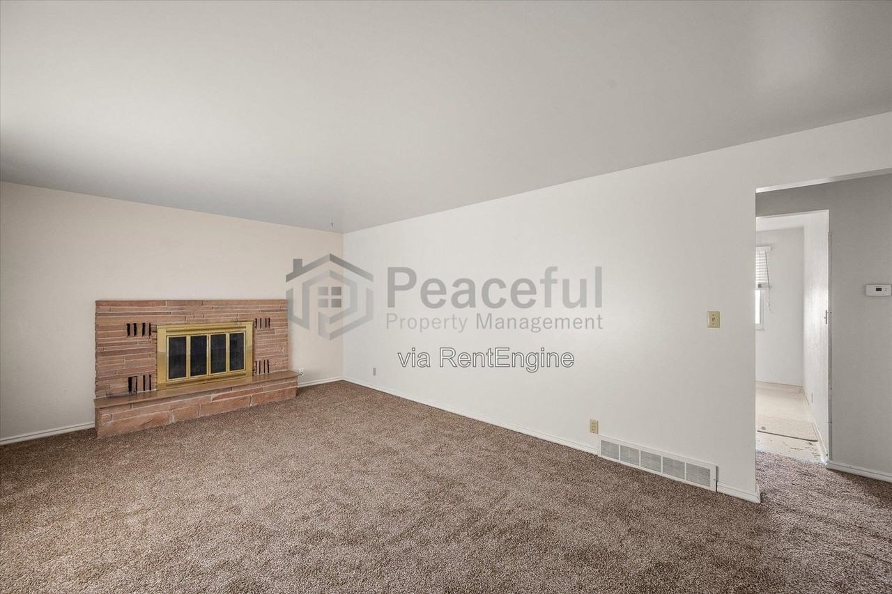 2197 N 250 W - Photo 4 of 20