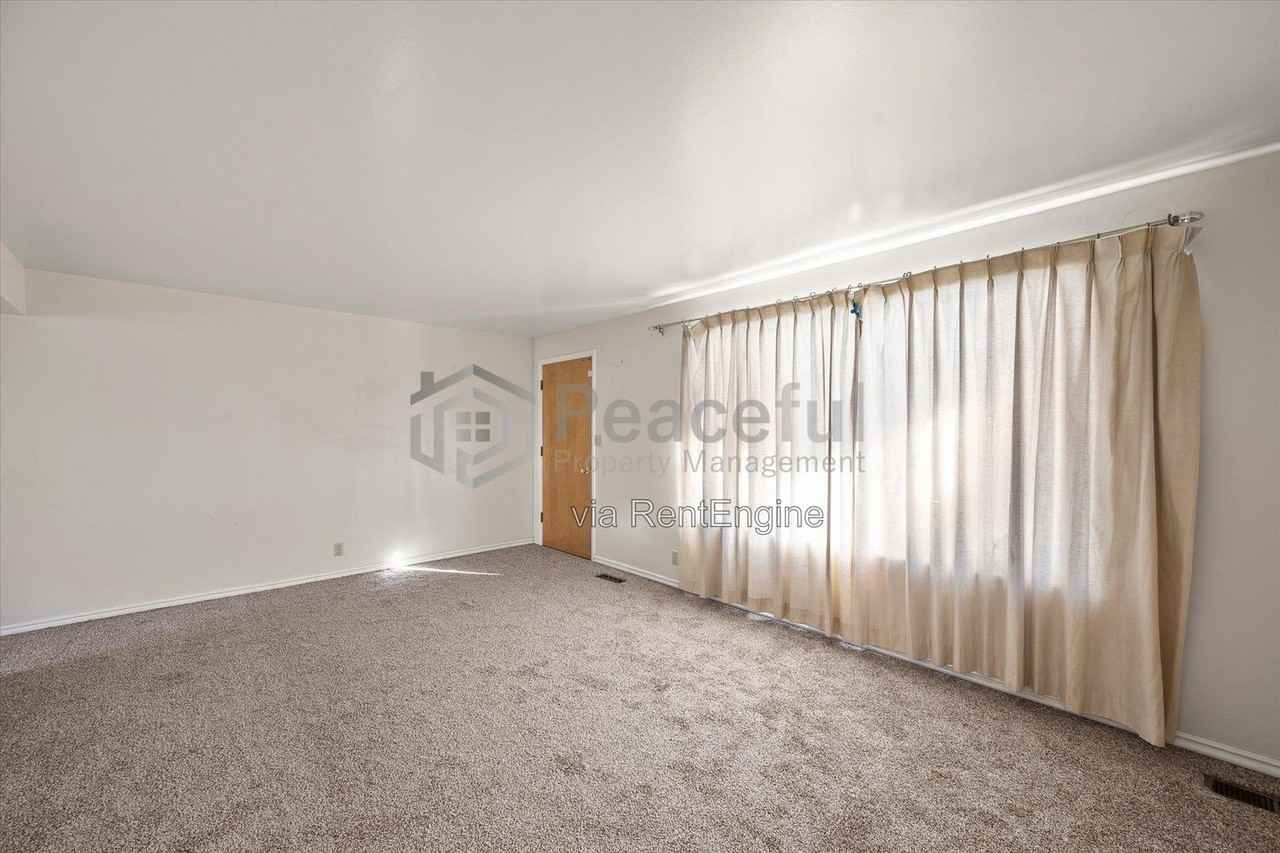 2197 N 250 W - Photo 5 of 20