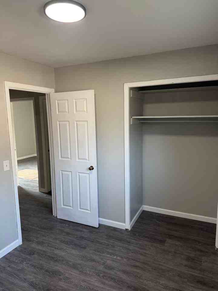 2905 Fairmount St Ne - Photo 5 of 13
