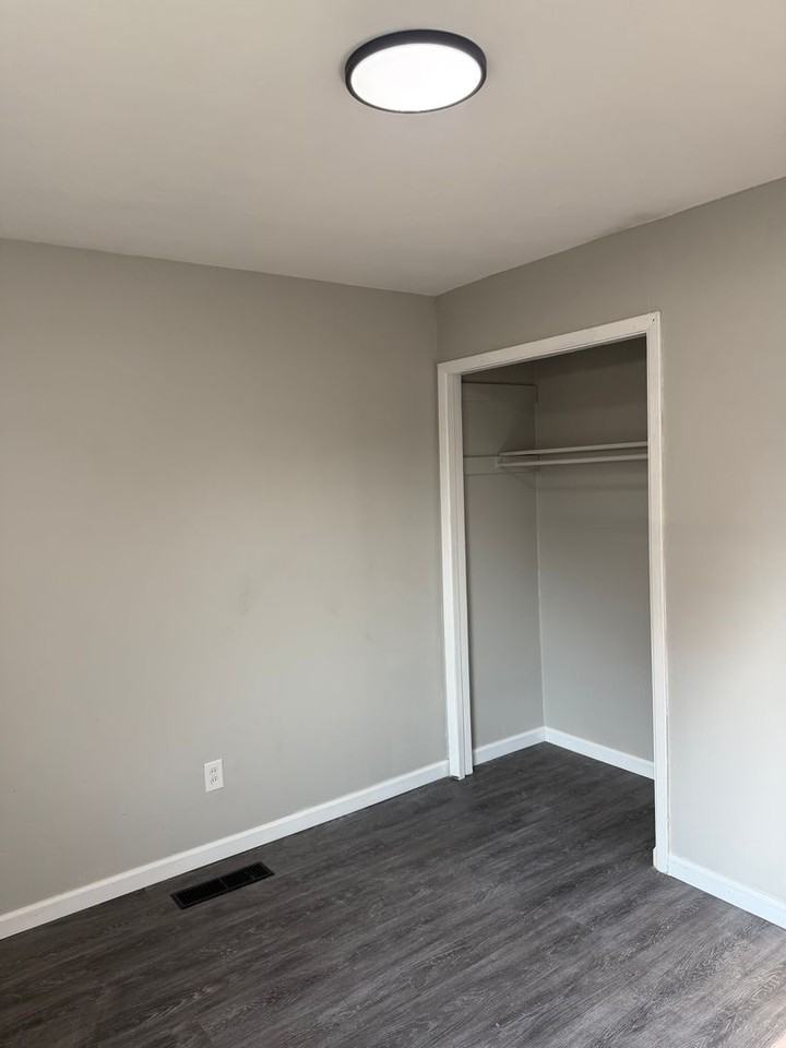 2905 Fairmount St Ne - Photo 7 of 13