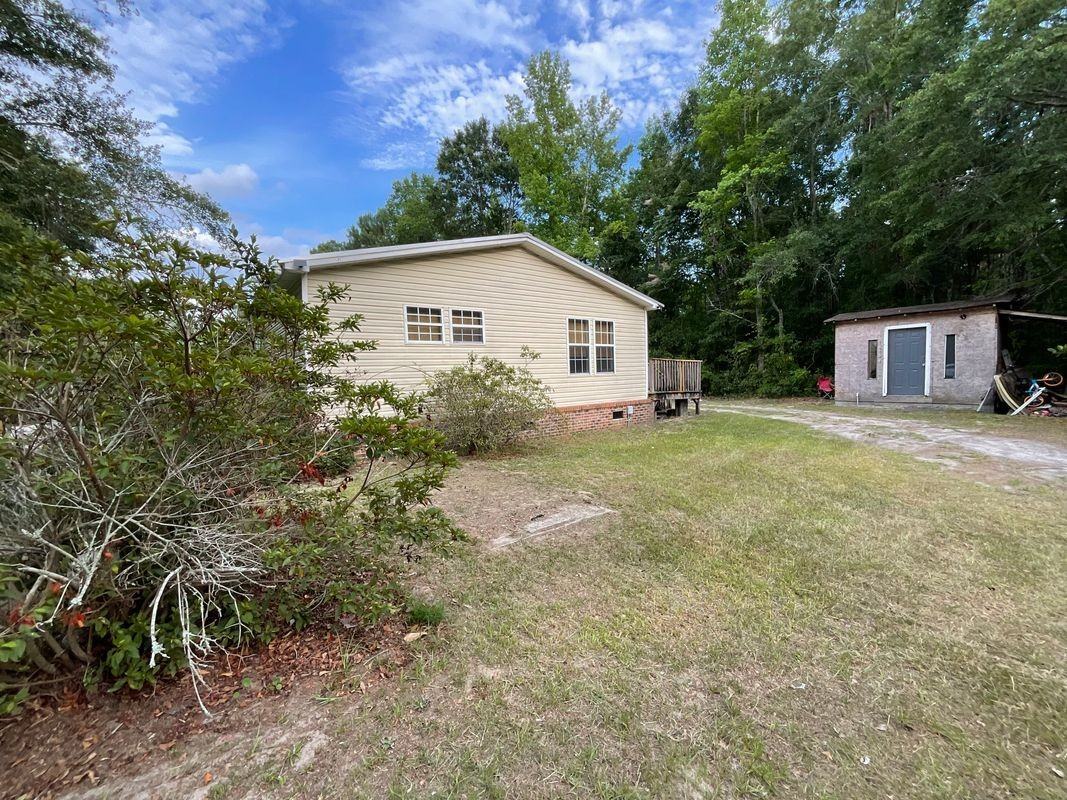 109 Edmond Ln - Photo 2 of 3