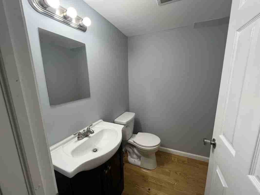 395 Bradbury St - Photo 7 of 19