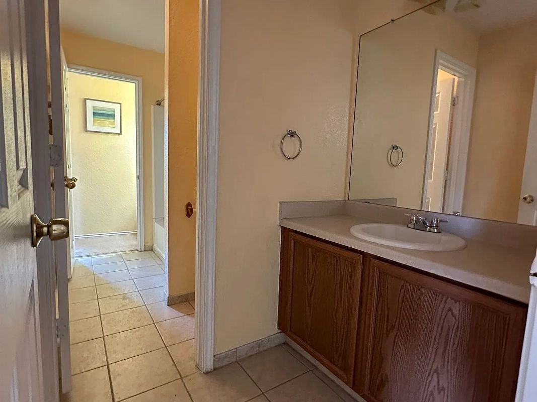 9426 Santa Fe Rdg - Photo 4 of 9