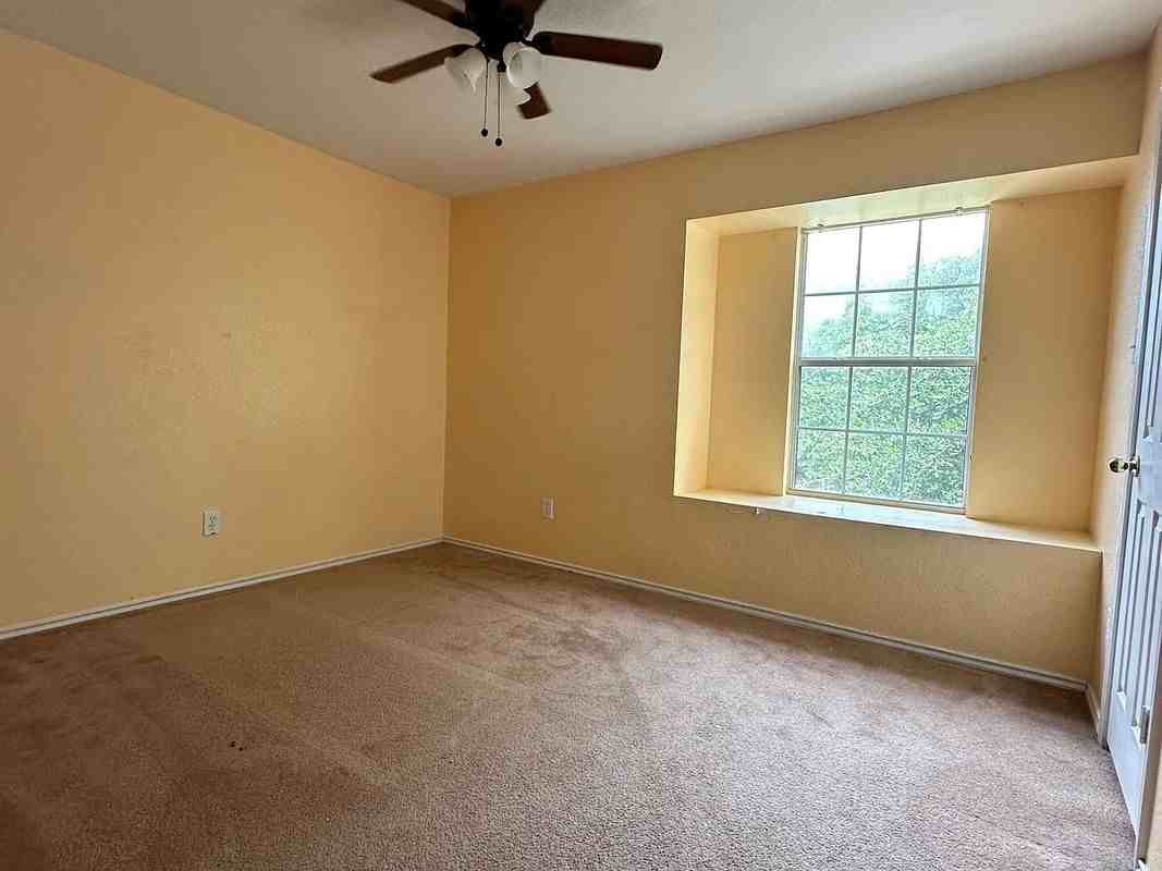 9426 Santa Fe Rdg - Photo 5 of 9