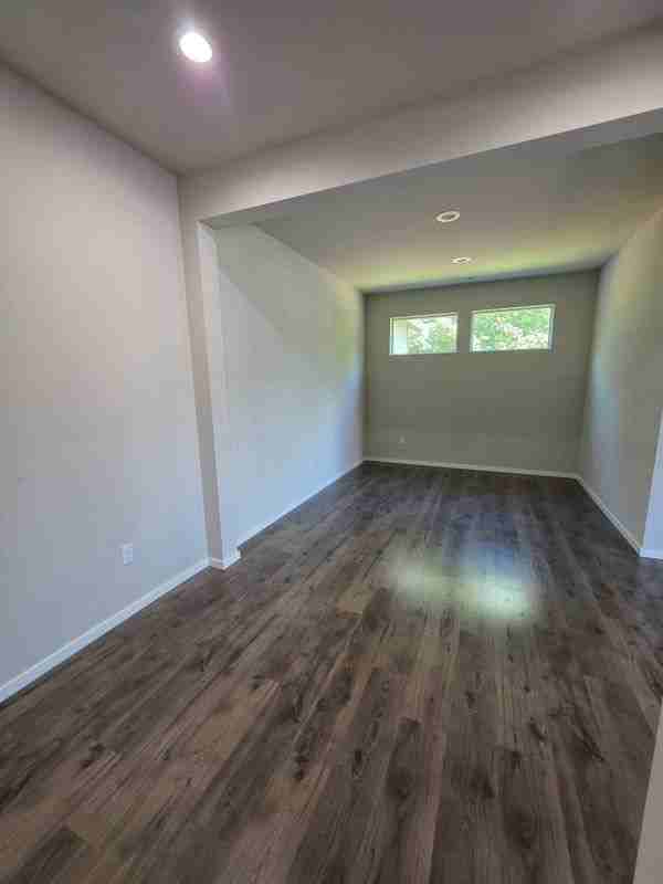 9927 13th St Se - Photo 7 of 18