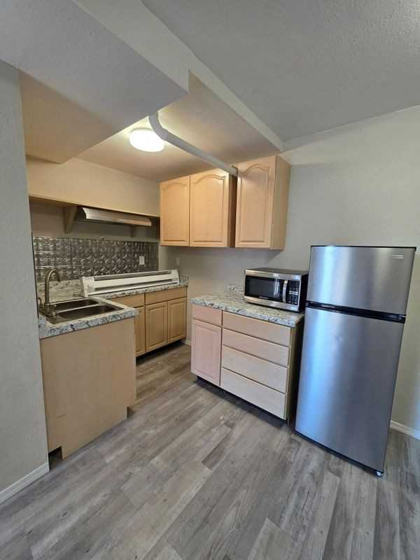 9927 13th St Se ##B - Photo 5 of 8