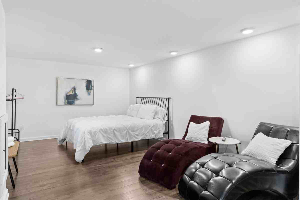 6 Harbour Ln - Photo 5 of 50