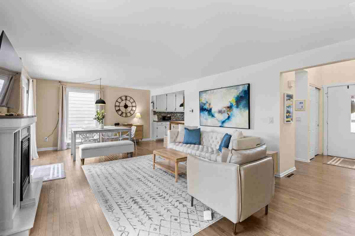 6 Harbour Ln - Photo 7 of 50