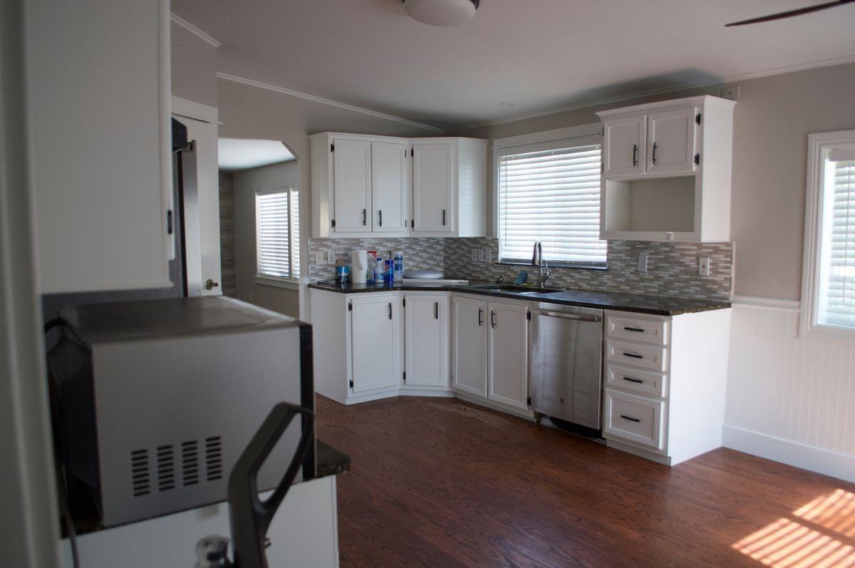 2557 E Beacon Light Rd - Photo 6 of 23
