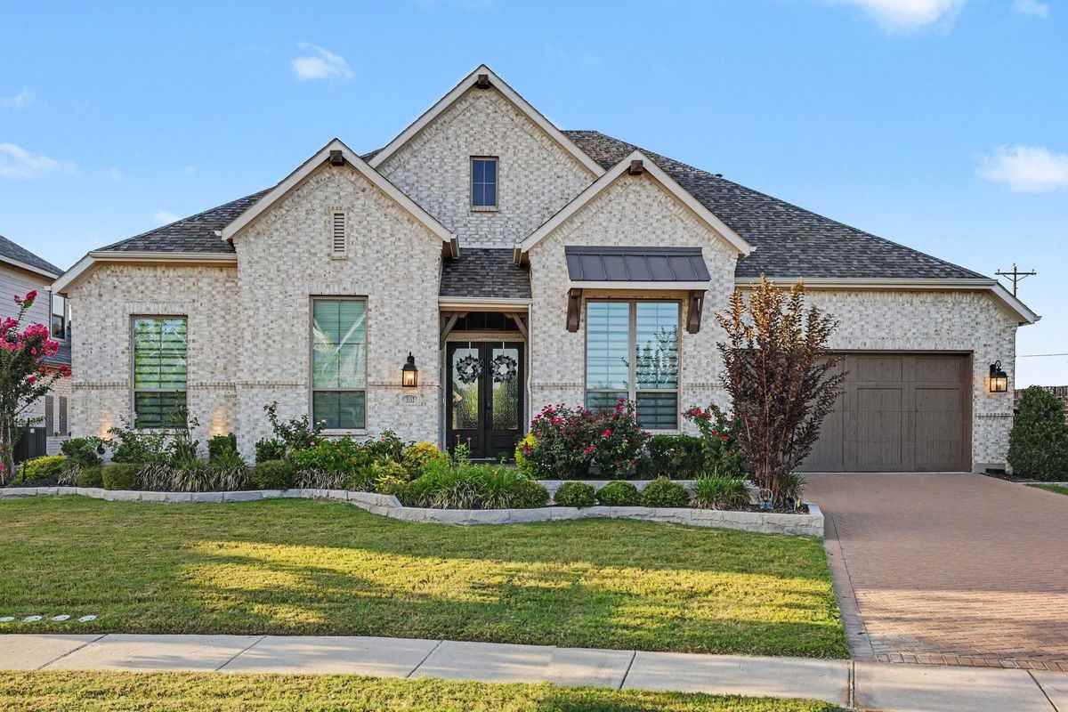 3332 Zenyatta Ct - Photo 2 of 35