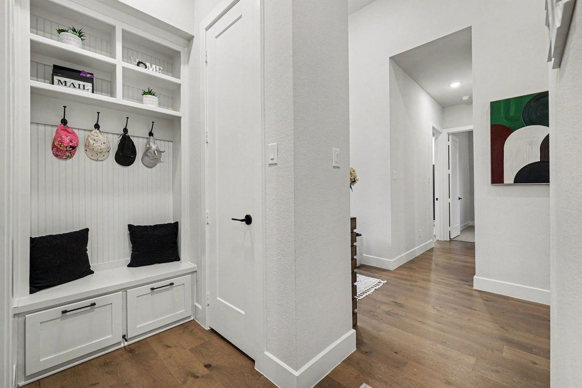 3332 Zenyatta Ct - Photo 7 of 35