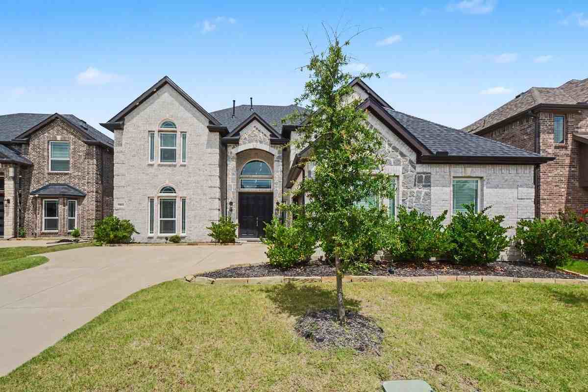 3814 Windmill Ct - Photo 2 of 32