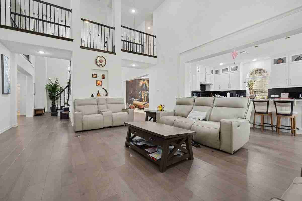 3814 Windmill Ct - Photo 7 of 32