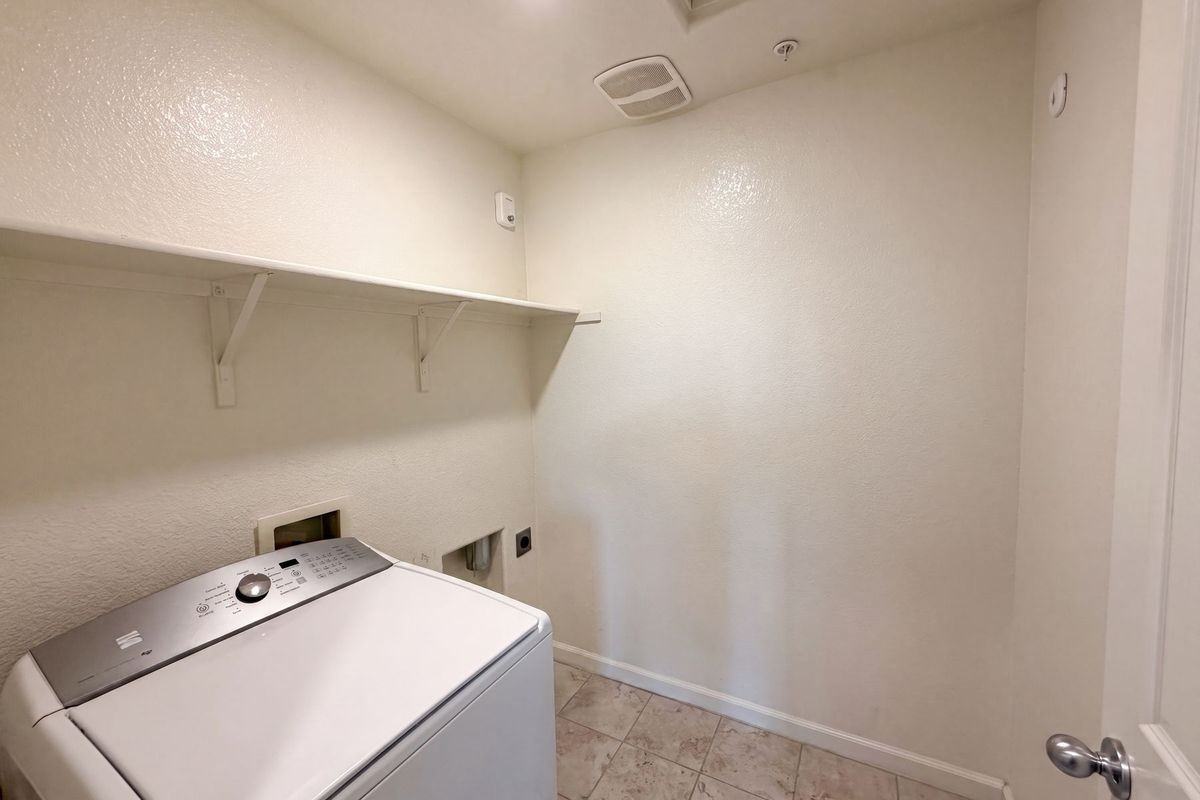 8224 Kossum Way - Photo 2 of 25