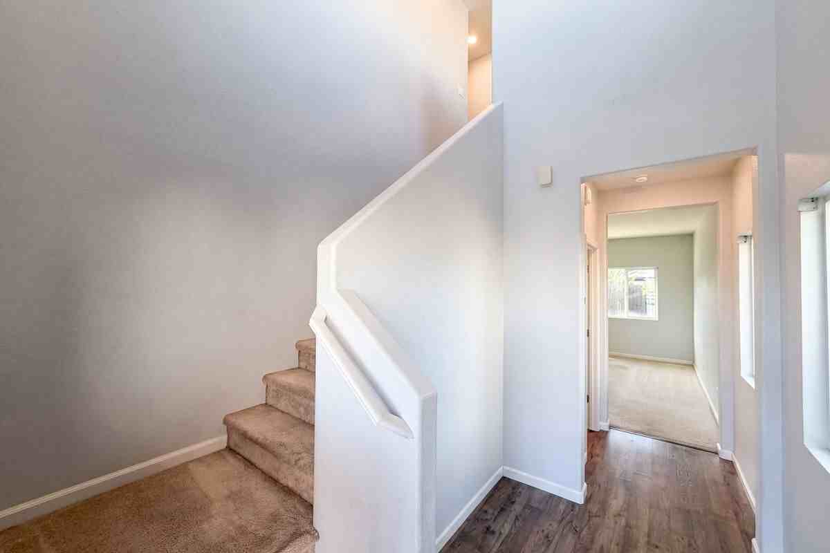 8224 Kossum Way - Photo 4 of 25