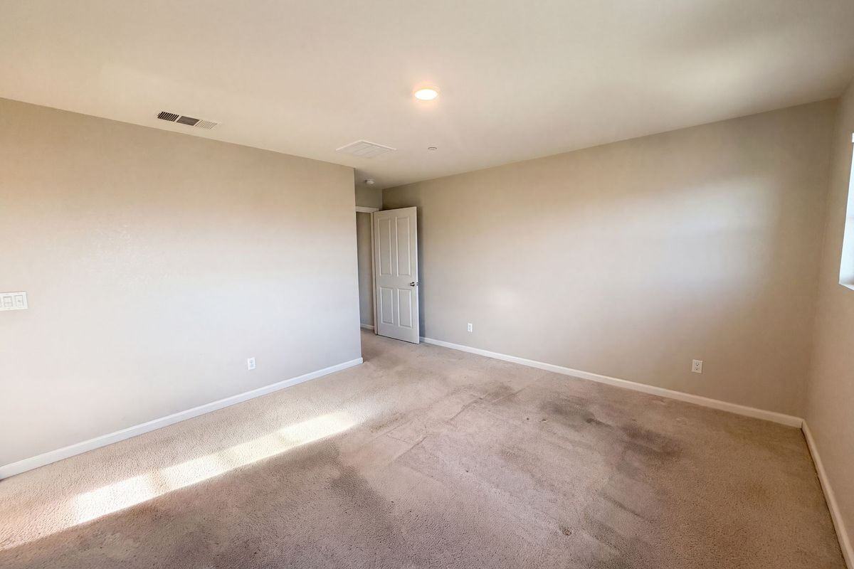 8224 Kossum Way - Photo 6 of 25
