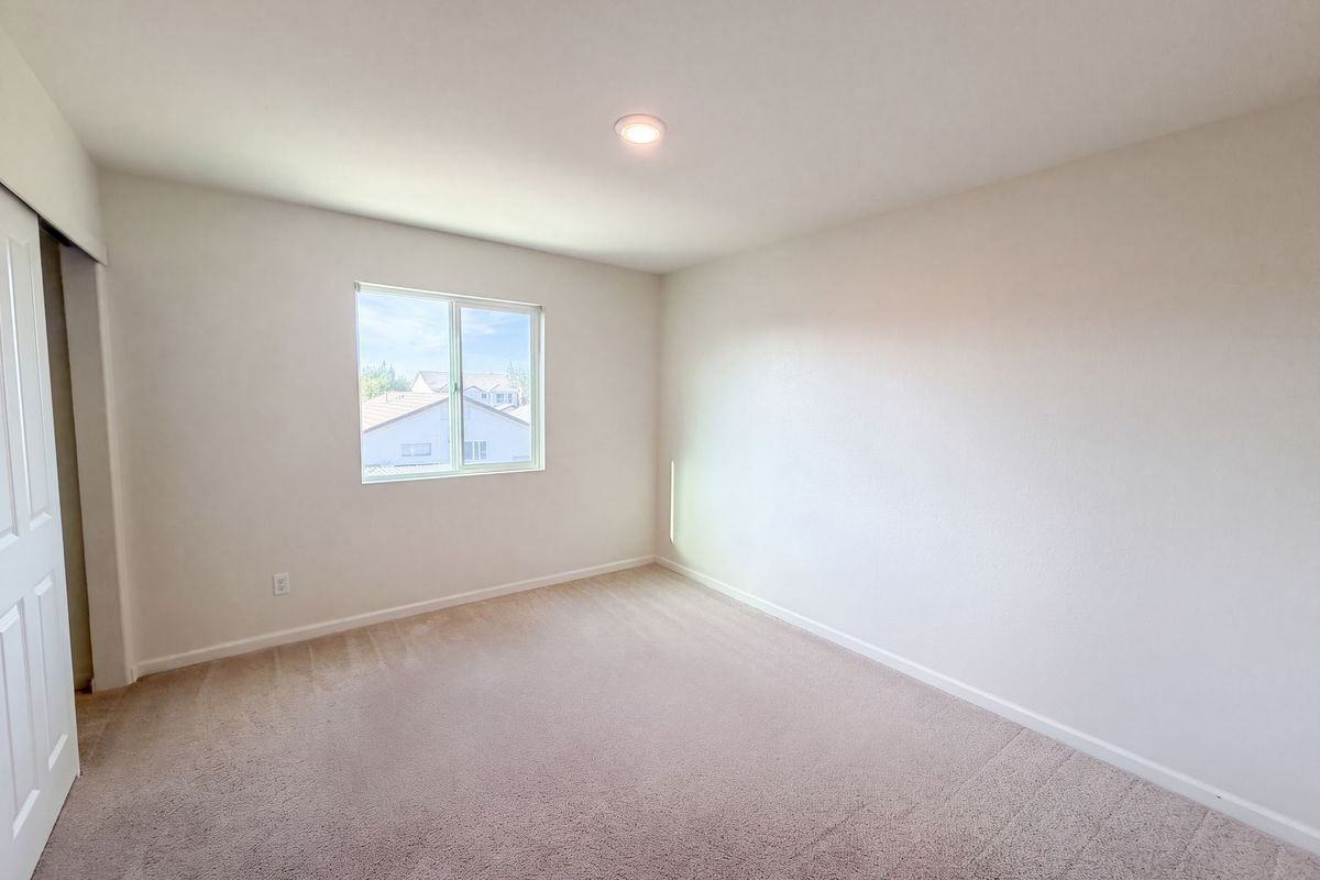 8224 Kossum Way - Photo 7 of 25