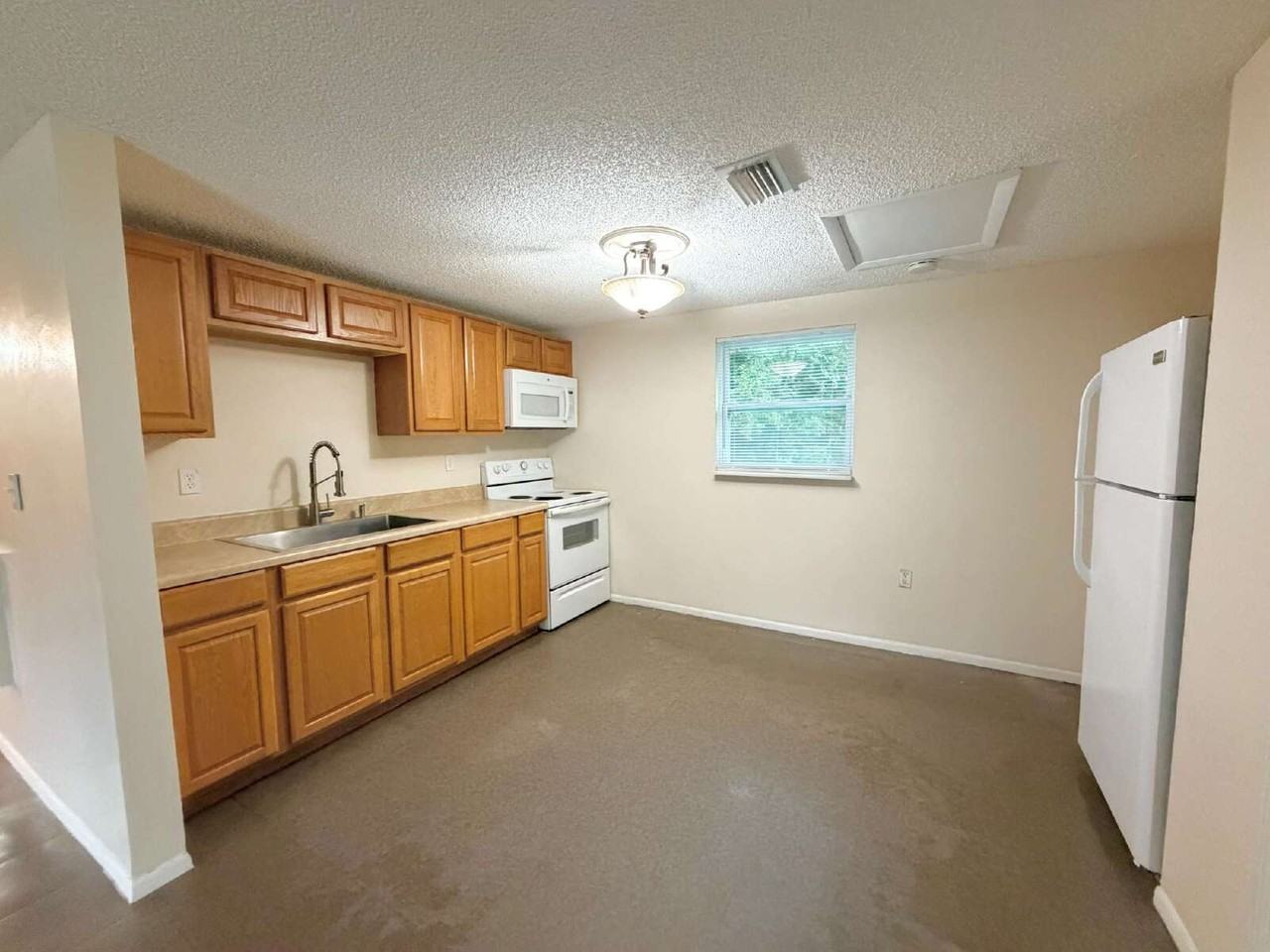 5812 Sweet Cherry Ln - Photo 5 of 13