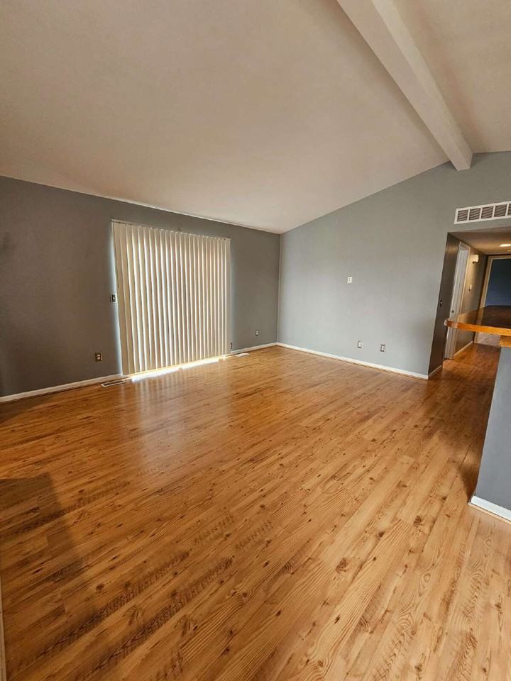 44621 Georgia Ct - Photo 4 of 18