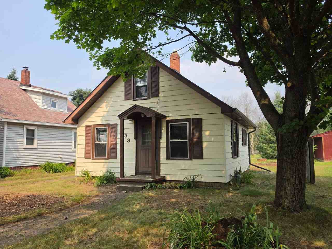 739 Churchill St - Photo 2 of 22