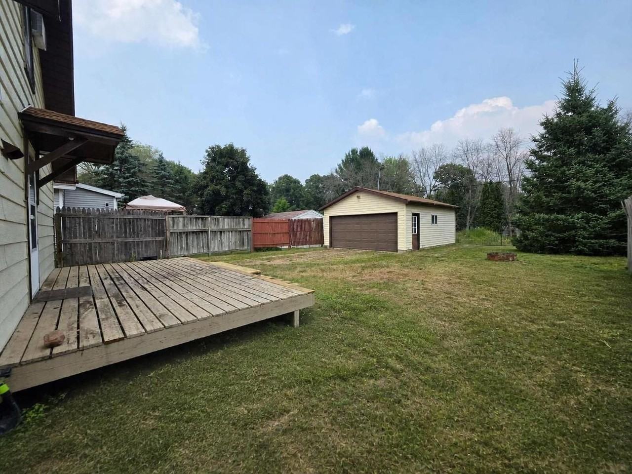 739 Churchill St - Photo 6 of 22