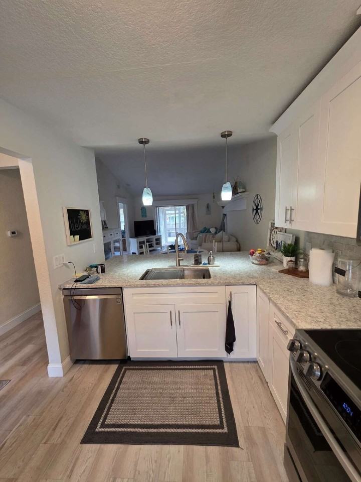 352 Plymouth St - Photo 6 of 20