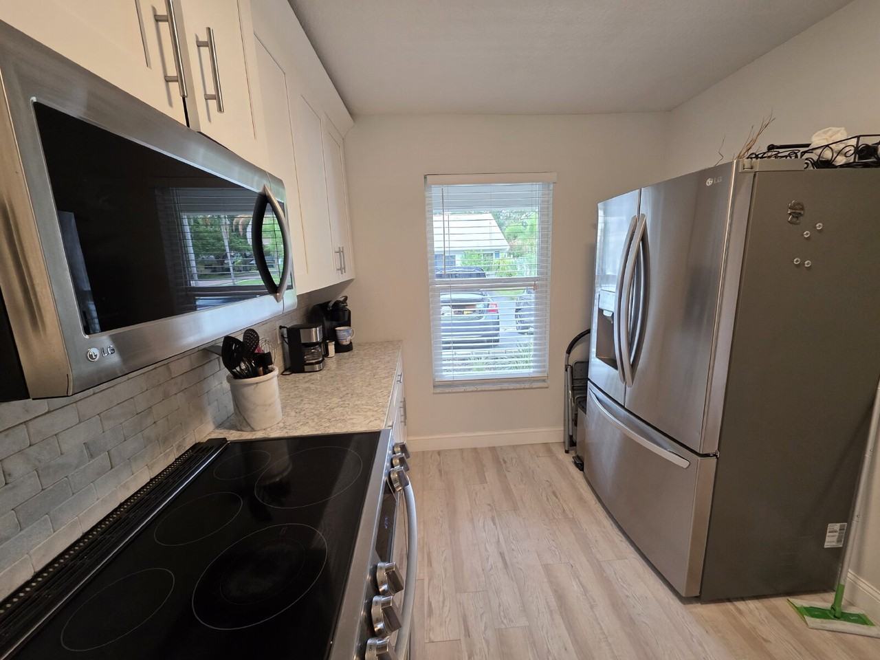 352 Plymouth St - Photo 7 of 20