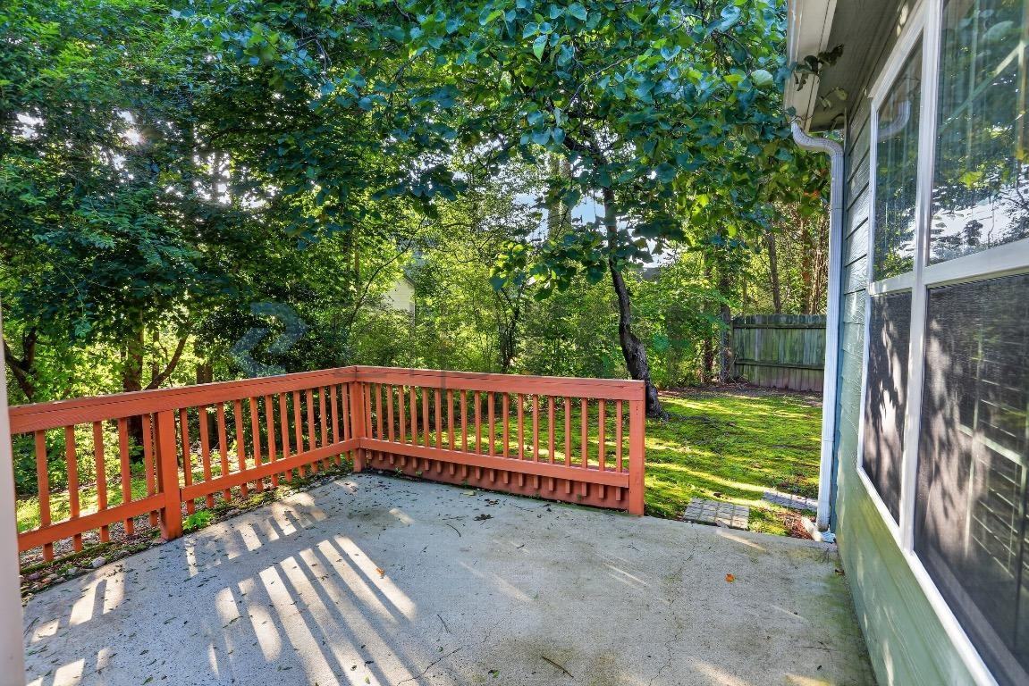 4972 Lake Park Cir - Photo 5 of 35