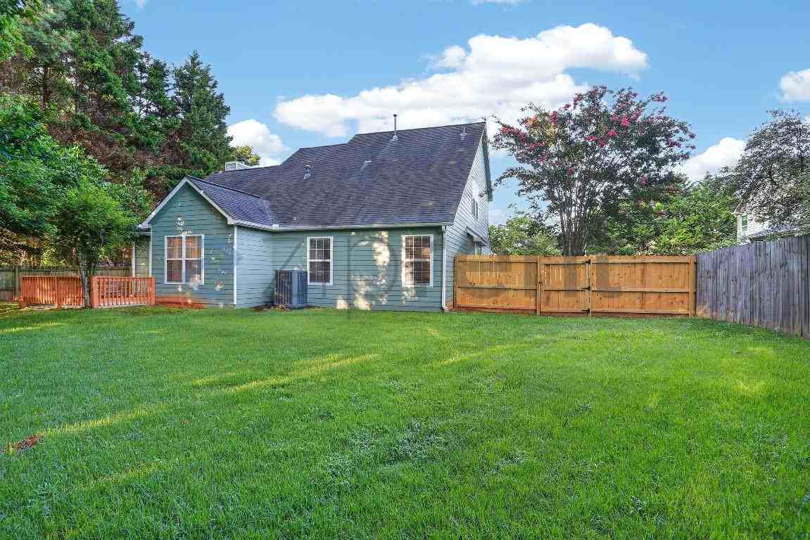 4972 Lake Park Cir - Photo 7 of 35