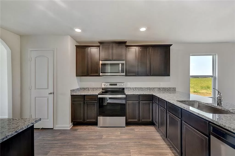 16408 Farmhouse Ln - Photo 2 of 7