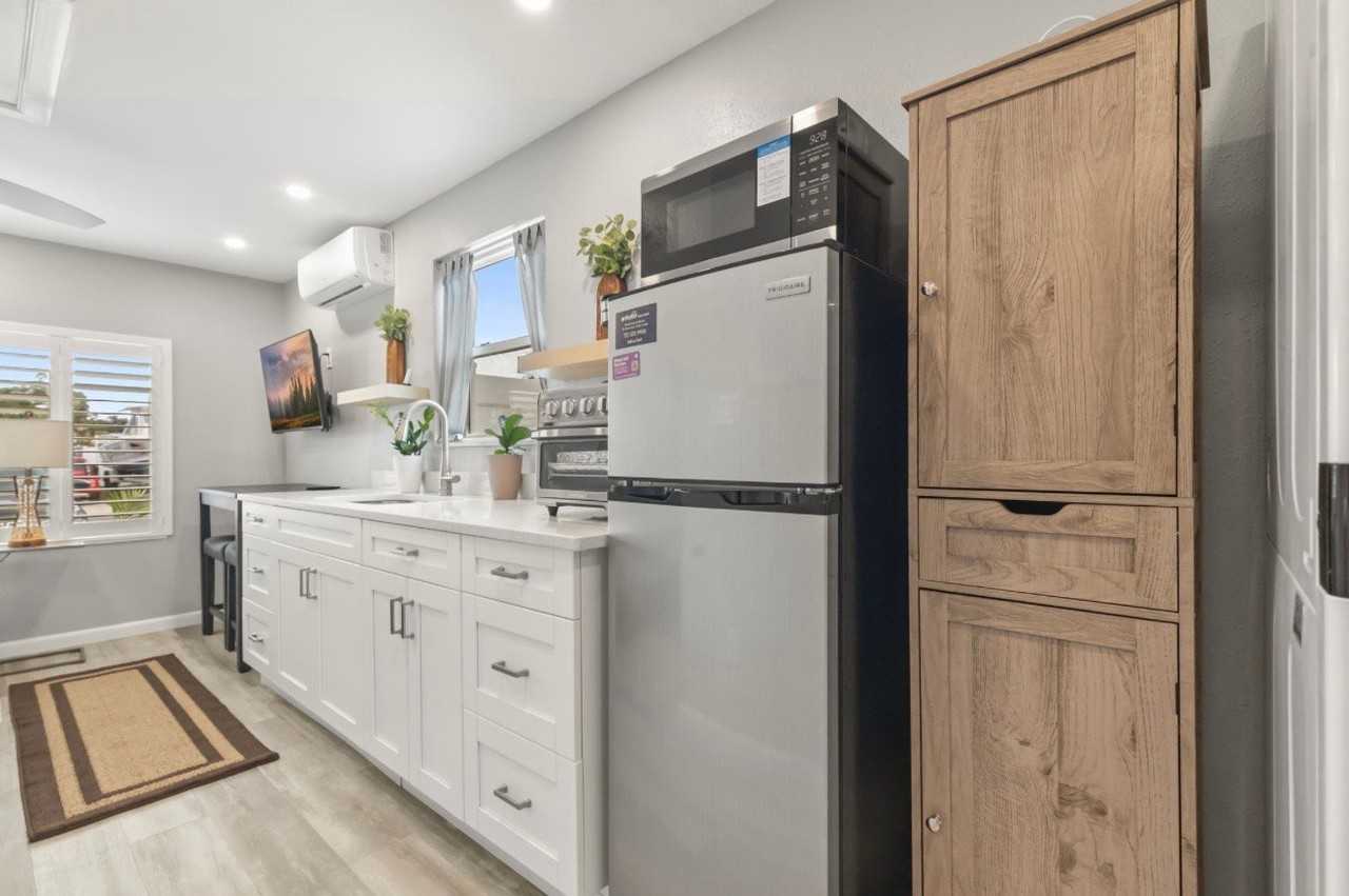 6027 43rd Ter N - Photo 2 of 17