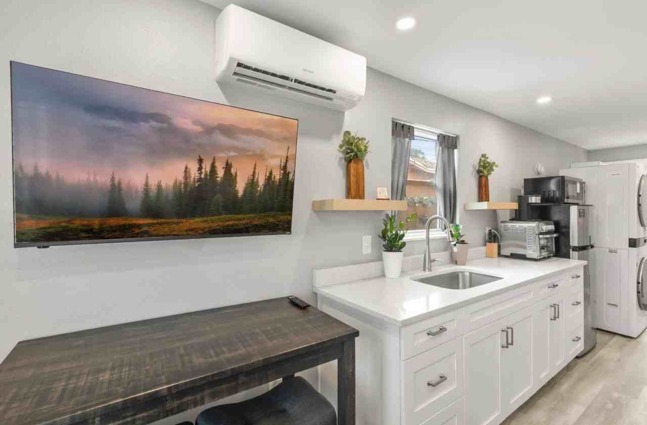 6027 43rd Ter N - Photo 3 of 17